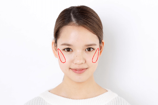 丸顔さんをすっきり引き締めるチークって Arweb アールウェブ