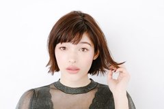 四角顔さんが華奢見えするベースメイクって？