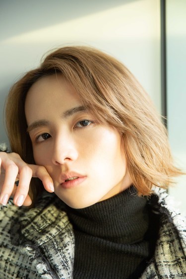 板垣李光人の圧倒的神々しさ 美肌キープのため 無人島にもっていくなら 7問7答 Arweb アールウェブ