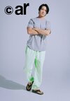 Tシャツ¥4,400/リーバイス®(リーバイ・ストラウス ジャパン) パンツ¥21,450/パレス スケートボード(パレス スケートボード 東京) サンダル¥8,800/マリブサンダルズ(シードコーポレーション)