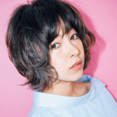 肌になじむグレー系 グラデトーンで 軽やかなボブルフに