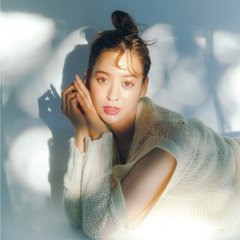 野崎萌香「とにかく“ほぐす”ことを怠らない！」美肌の秘訣を語る