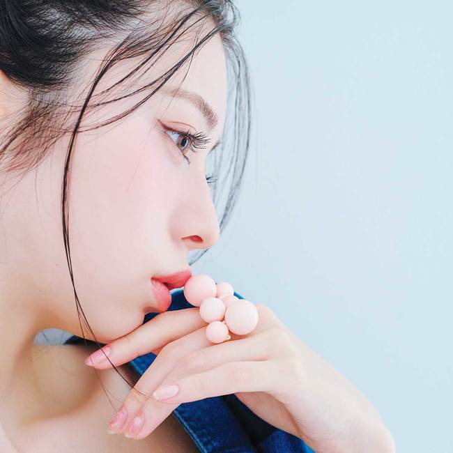 桜田ひよりがお手本！トレンドのピンクを取り入れて♡夏コーデを華やかに彩る【ネイル×アクセサリー】