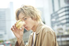 男子はコッペパンがお好き【小関裕太と白ソーセージ編】