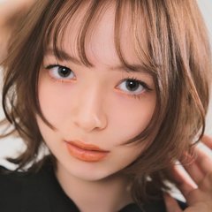 【ボブ】オールブラックを着こなす上級者な柔らかベージュ