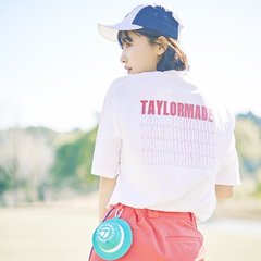 【ar golf】普段着では着ないようなカラーに挑戦するのが楽しい♡　ビビットオレンジのミニスカが、ゴルフコーデのマンネリを打破！
