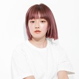 シアーなピーチピンクにぷつっと強気なボブが旬