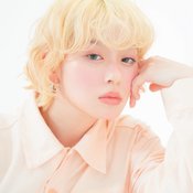 【ボブ】クリアなホワイトブロンドとクセっぽカールの眼福コラボ