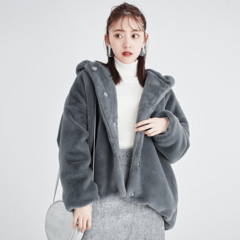 グレー＝地味は嘘！　どんな服にも合うグレーの底力お見せします♡【乃木坂46堀未央奈】