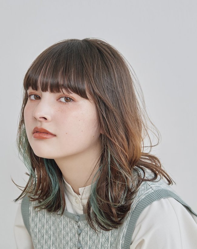 【ミディアム】ブルーグリーンのシャレ感にドキッ♡最先端のイヤリングカラー