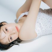 太陽も味方につけちゃう！ちゅるちゅるな自分に大変身♡佐藤栞里が魅せる【真夏のつやめきメイクHOW TO】