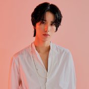 JO1・佐藤景瑚が魅せるシャツコーデにクギヅケ♡「週3〜4回美容院に行くのがルーティンに」理想のヘアスタイルって？