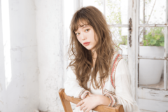 そよ風になびくような 華奢な毛束感にドキッ