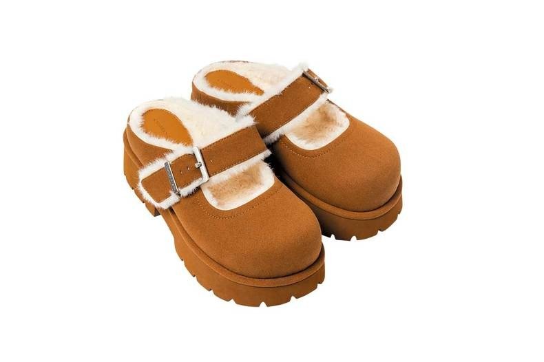 最新「ファーアイテム」17選 ファーブーツ・足元アイテム編　サンダル￥12,900／チャールズ＆キース （チャールズ＆キース ジャパン）