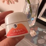 旅行中でもうるちゅる唇をキープ♡持ち歩きやすいサイズ感で旅行のお供にぴったりなリップバームをご紹介