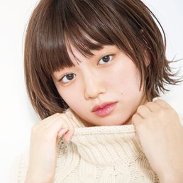 「丸顔＝顔が大きく見える」をヘアで解決！　小顔見えショートの正解オーダー