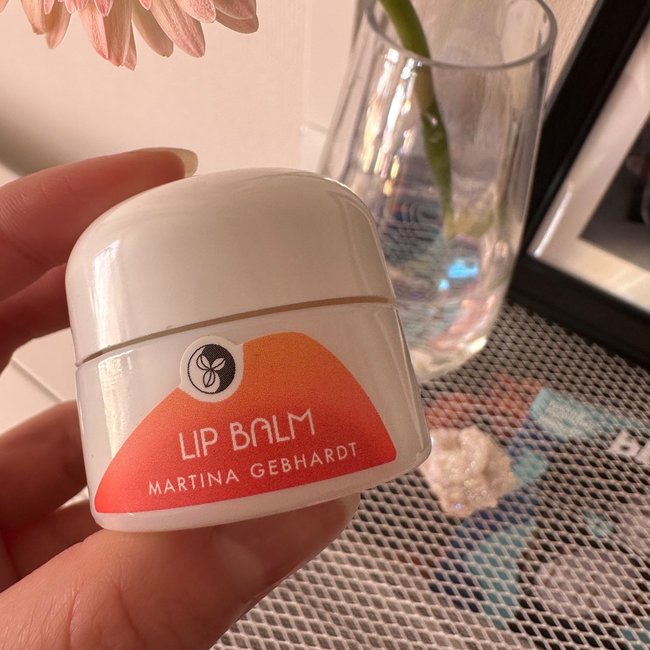 旅行中でもうるちゅる唇をキープ♡持ち歩きやすいサイズ感で旅行のお供にぴったりなリップバームをご紹介