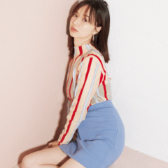 「あの子の服装、可愛いのに色っぽさもあって最強♡」　柄シャツ×ミニスカコーデ３