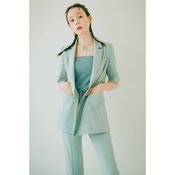 トリンドル玲奈、ミント色のセットアップと編み込みおさげで90