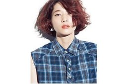 カラーの映えるアンティークな無造作ボブ