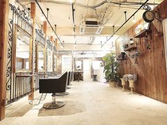 【Allure】悩みを魅力に変える補正テクニックが自慢♡”半歩先を行くオシャレ”を楽しみたい人向けサロン