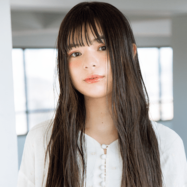 ロング ストレート 前髪ありの髪型 ヘアスタイル Ar アール Web ヘアカタログ