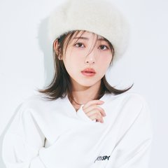 浜辺美波、憧れボディの秘密を公開♡「お前なんていらないぞ〜って思いながら、ギュギュッともんでます」