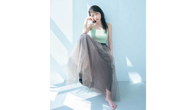 与田祐希が着こなす！高級感マシマシのオンナ度UPコーデ♡この夏はサマーグリーン×チョコブラウンの神配色が正解