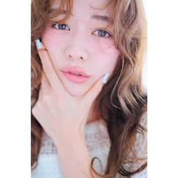 今秋は桃のようなピンク顔が推し！多幸感に満ちた肌で秋顔にアップデートできる最強アイテム9選