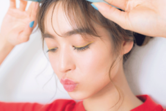 まだ挑戦できてない人必見！イエローカラーで遊ぶ♡夏を先取るアイメイク