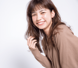 ダサいと感じるのは流行に乗れてないから!今どきロングはレイヤーが重要らしい