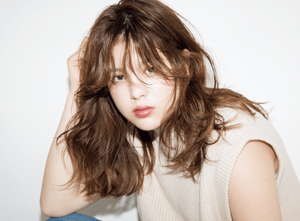 「チラ見えが何ともエロい♡」　男ゴコロをくすぐる鉄板ヘアは前髪で差をつける！