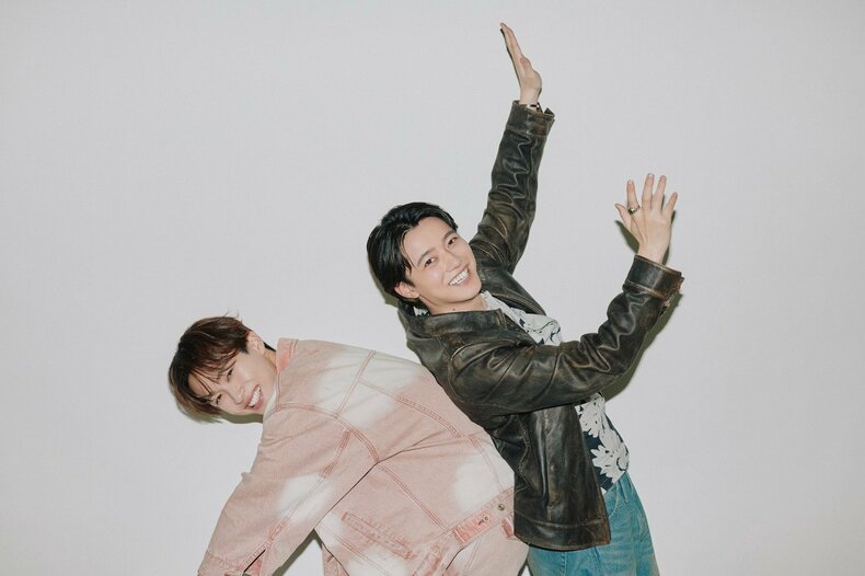櫻井海音(右)、野村康太(左)