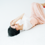 なりたいのは色素薄い系女子！ピュアカラーコーデで儚げな印象をアピール