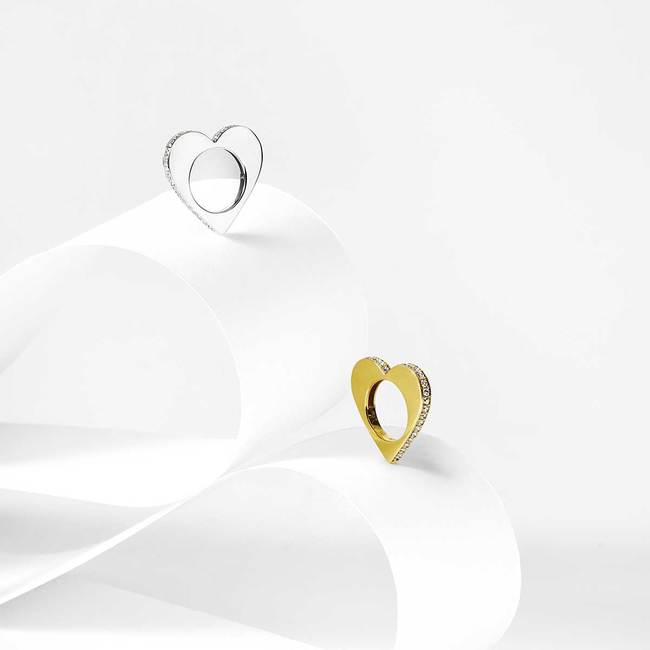 【編集部員の購入品】「甘さと鋭さを併せ持つ独特のシェイブと世界観が大好き」Valentineのハートリングをご紹介