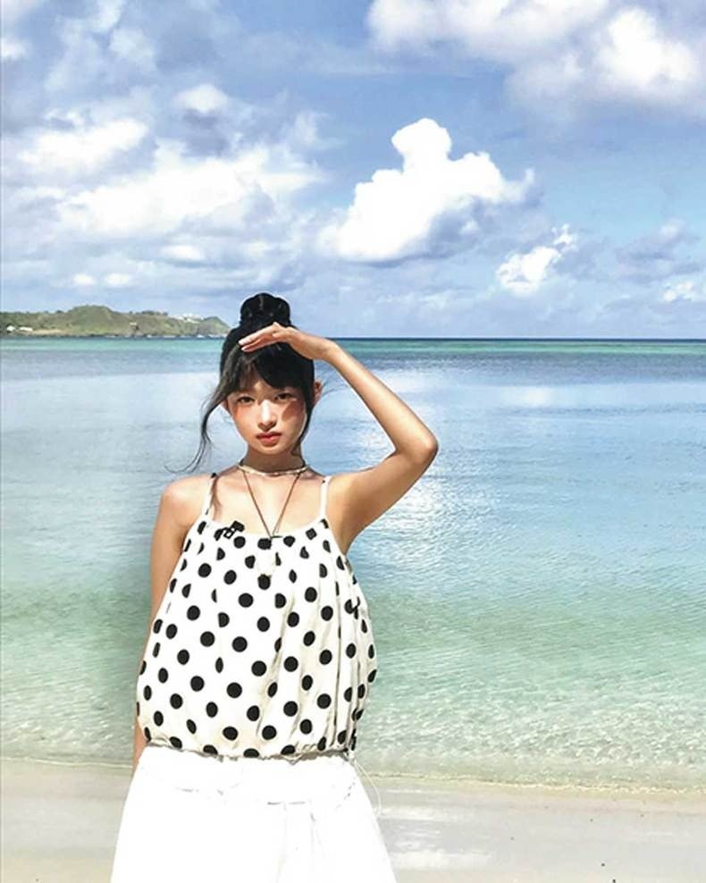 ジャンル別・韓国アイドル「空港コーデ」 ①王道ラフ空港コーデ