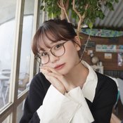 「この時期増える大人数の飲み会はズーンと足が重くなる…」 TikToker・ゆうにゃん流飲みニュケーションが参考になる♡