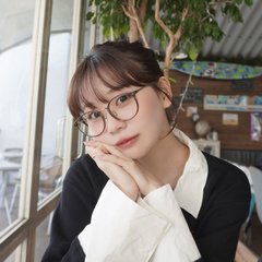 「この時期増える大人数の飲み会はズーンと足が重くなる…」 TikToker・ゆうにゃん流飲みニュケーションが参考になる♡