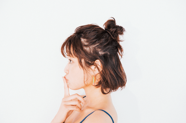 梅雨で髪がバクハツする人に！3分で解決ヘアアレンジ