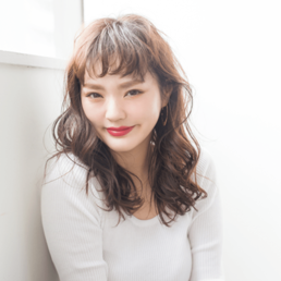 ゆるふわウェーブで ウキウキ感をアピ