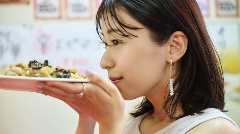 朝ドラ『あんぱん』出演中の鳴海唯「普段生活していると、猪突猛進な自分を抑えないといけないじゃないですか(笑)」素顔は豪快!?意外な一面にキュン確実♡