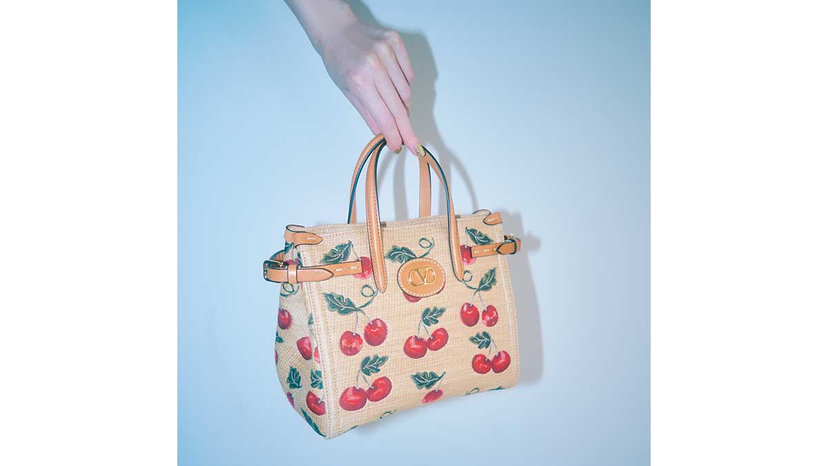 VALENTINO GARAVANI】夏バッグで海辺の主役に♡ヴァレンティノ