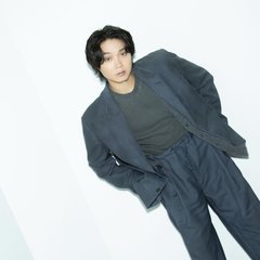 映画『若き見知らぬ者たち』で主演を務める磯村勇斗さんにインタビュー「幼少期の思い出の映画は…」現在に繋がる“映画体験”をネホハホしてきました！