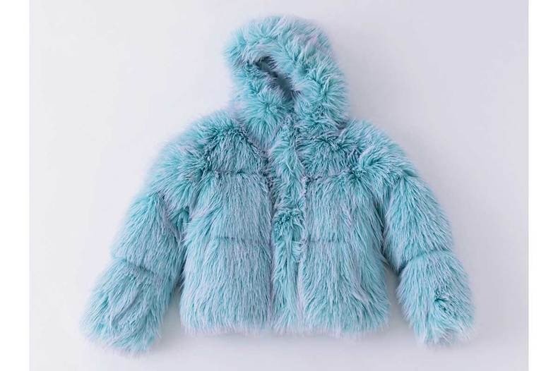 最新「ファーアイテム」17選 ファーコート・アウター編 コート￥57,200／アグ®（ディッカーズジャパン）