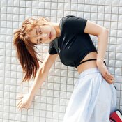 2022、くびれは隠さず見せちゃえ!ムード♡【ちびトップス/サイドカッティング/ローライズボトム】で視線集中、ヘルシーコーデ3選