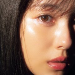 浜辺美波、ドキドキな接写カットを披露♡「こんなに寄るんだ〜！って驚いたけど…」