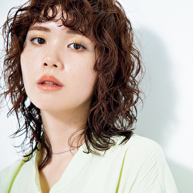 【ミディアム】丸みのあるウルフウェーブで小顔も洒落感もGET♡