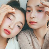 ニュアンス服に映える！じゅわっと血色感がコーデにメリハリをON♡上西星来＆上國料萌衣が魅せる【血色チーク×リップメイク】HOW TO