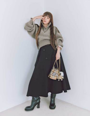 バーバリーチェックが今季トレンドとマッチ♡ 美シルエットで上品に