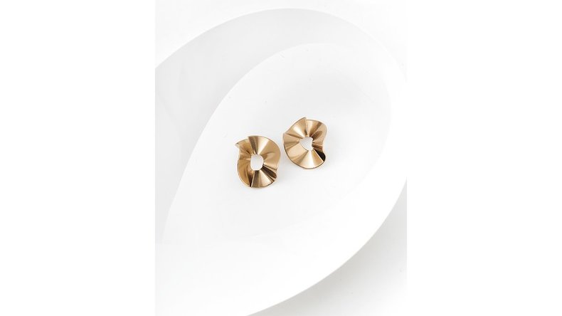 【編集部員の購入品】遊びゴコロを感じるデザインが可愛すぎる！Kalevalaのピアスで冬の装いにアクセントをプラス♡